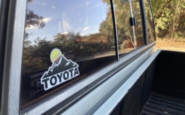 Toyota-Pickup-1987-Black-amp-White-Grey-10