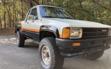 Toyota-Pickup-1987-Black-amp-White-Grey-2