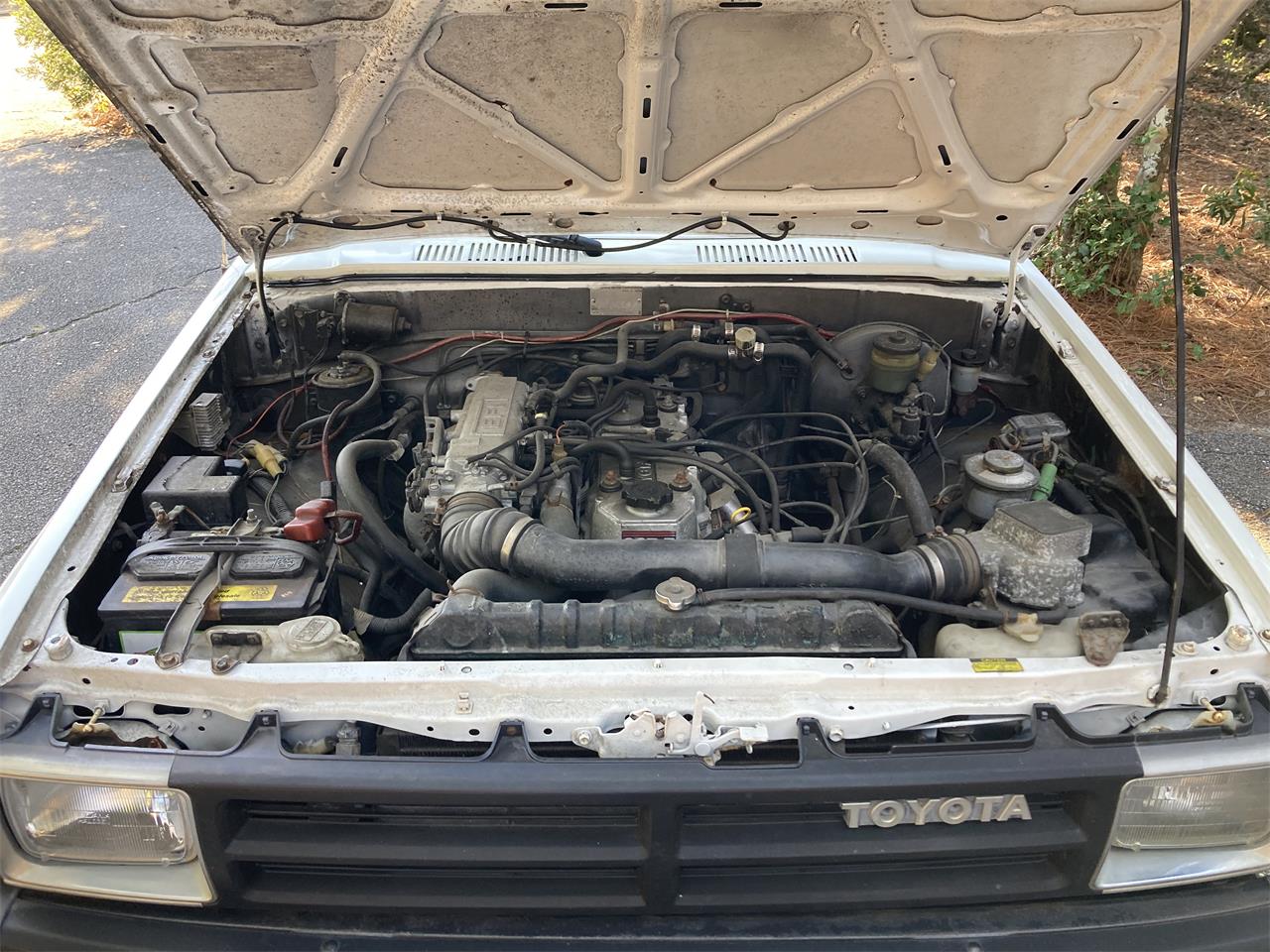 Toyota-Pickup-1987-Black-amp-White-Grey-23