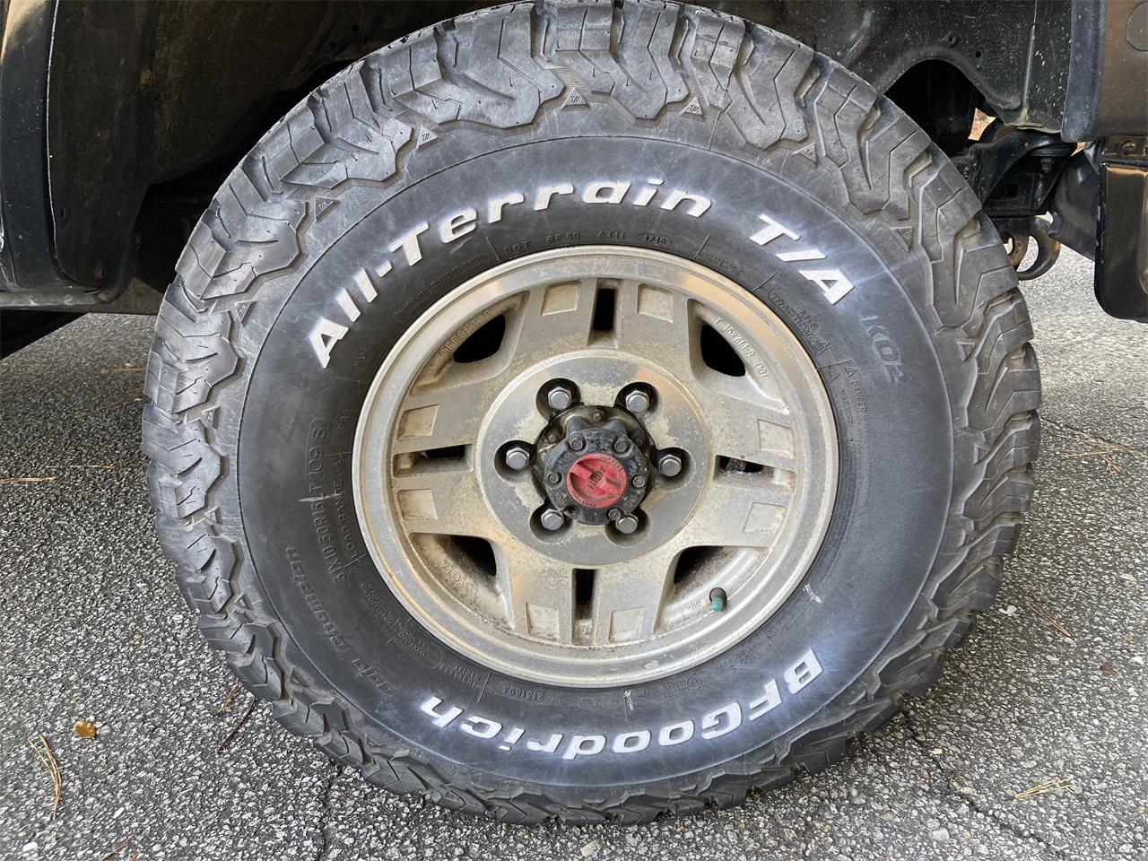 Toyota-Pickup-1987-Black-amp-White-Grey-27