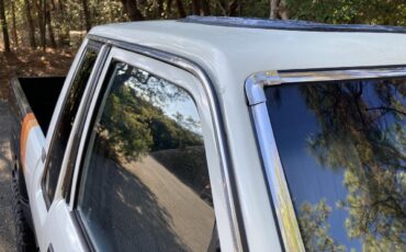 Toyota-Pickup-1987-Black-amp-White-Grey-29