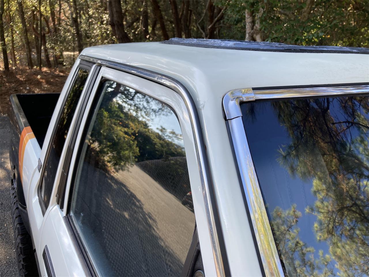 Toyota-Pickup-1987-Black-amp-White-Grey-29