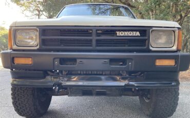 Toyota-Pickup-1987-Black-amp-White-Grey-31