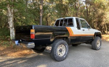 Toyota-Pickup-1987-Black-amp-White-Grey-33
