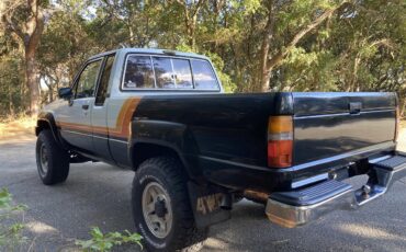 Toyota-Pickup-1987-Black-amp-White-Grey-35