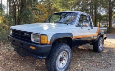 Toyota-Pickup-1987-Black-amp-White-Grey