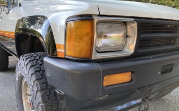 Toyota-Pickup-1987-Black-amp-White-Grey-4