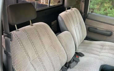 Toyota-Pickup-1987-Black-amp-White-Grey-41