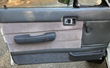 Toyota-Pickup-1987-Black-amp-White-Grey-43