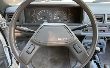 Toyota-Pickup-1987-Black-amp-White-Grey-44