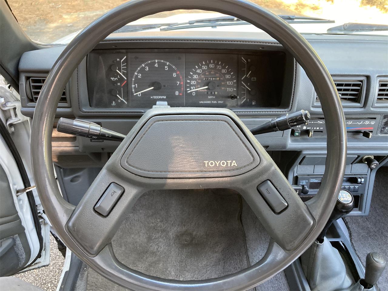 Toyota-Pickup-1987-Black-amp-White-Grey-44