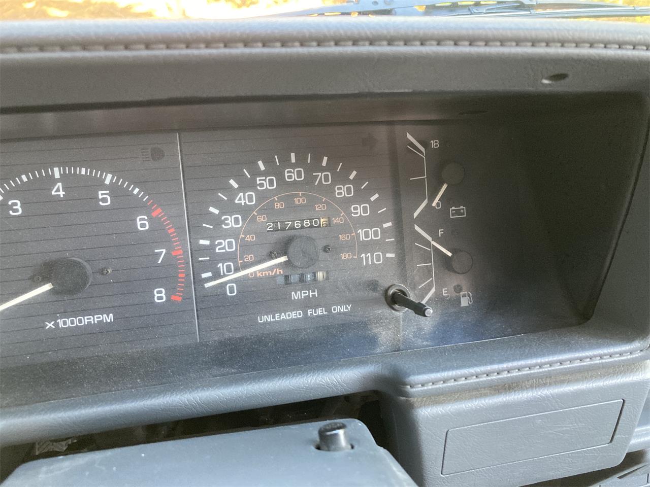 Toyota-Pickup-1987-Black-amp-White-Grey-46