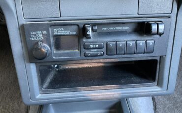 Toyota-Pickup-1987-Black-amp-White-Grey-48