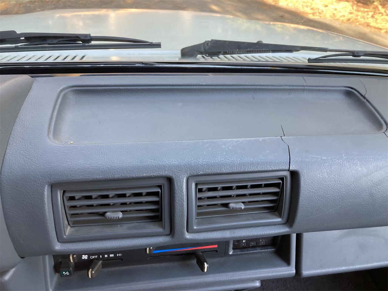 Toyota-Pickup-1987-Black-amp-White-Grey-52