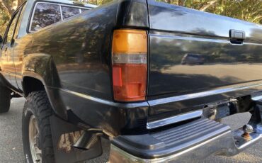 Toyota-Pickup-1987-Black-amp-White-Grey-6