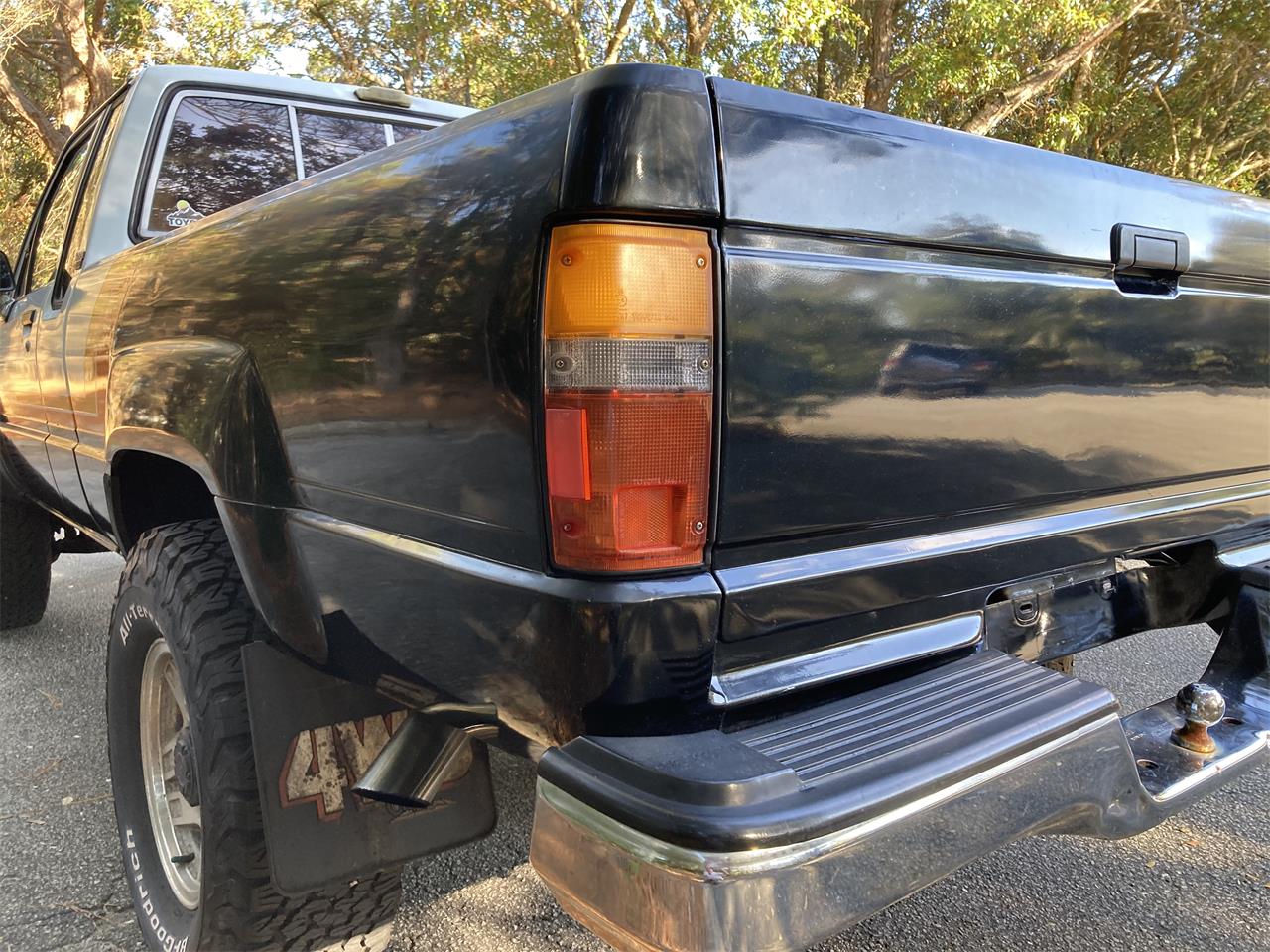 Toyota-Pickup-1987-Black-amp-White-Grey-6