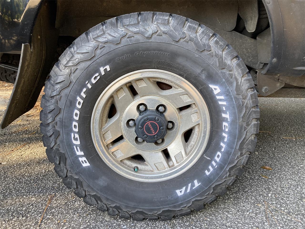 Toyota-Pickup-1987-Black-amp-White-Grey-62