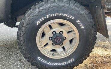 Toyota-Pickup-1987-Black-amp-White-Grey-65