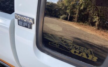 Toyota-Pickup-1987-Black-amp-White-Grey-7