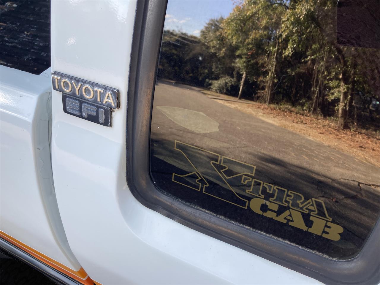 Toyota-Pickup-1987-Black-amp-White-Grey-7