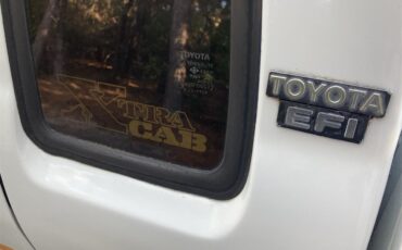 Toyota-Pickup-1987-Black-amp-White-Grey-9