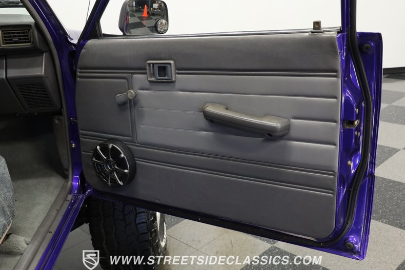 Toyota-Pickup-1987-Purple-Gray-12