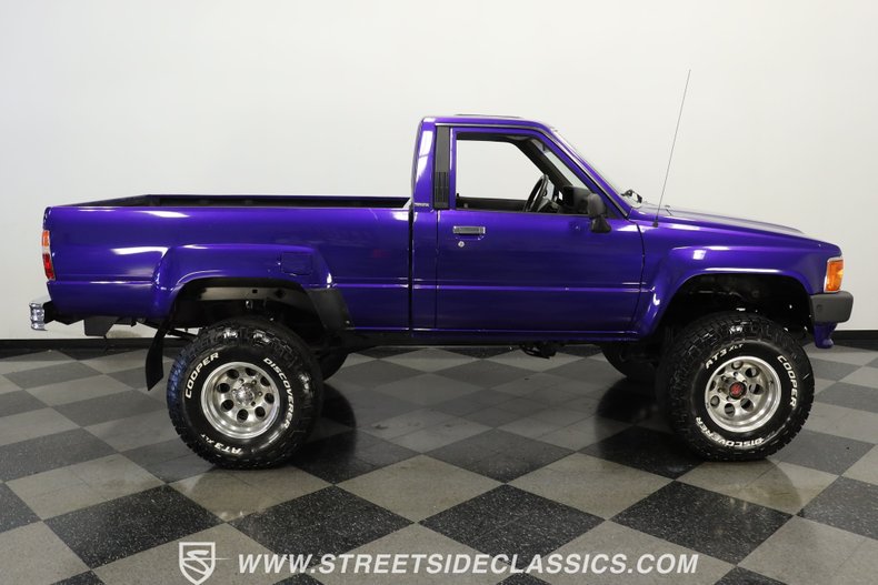 Toyota-Pickup-1987-Purple-Gray-18