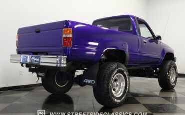 Toyota-Pickup-1987-Purple-Gray-32