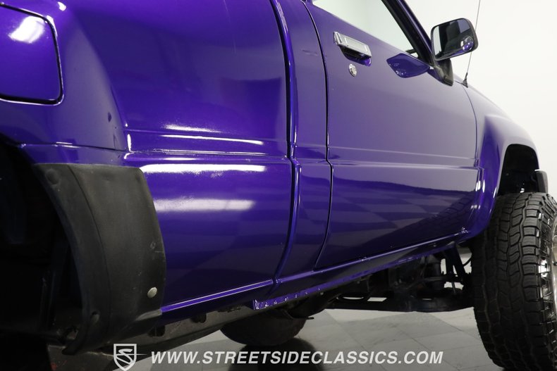 Toyota-Pickup-1987-Purple-Gray-33