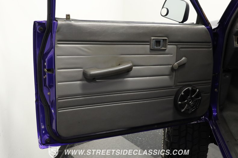 Toyota-Pickup-1987-Purple-Gray-40