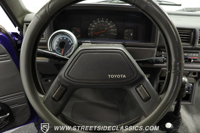 Toyota-Pickup-1987-Purple-Gray-42