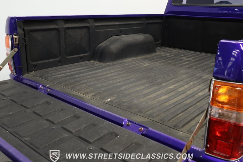 Toyota-Pickup-1987-Purple-Gray-8
