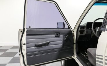 Toyota-Pickup-1987-White-Gray-11