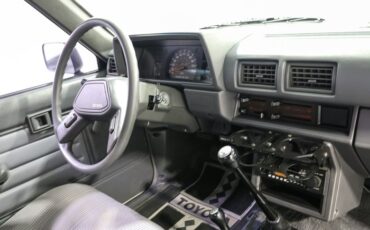 Toyota-Pickup-1987-White-Gray-14