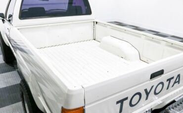 Toyota-Pickup-1987-White-Gray-18