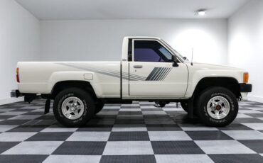 Toyota-Pickup-1987-White-Gray-7