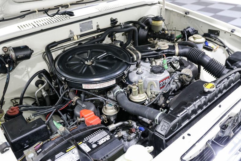 Toyota-Pickup-1987-White-Gray-8