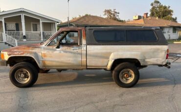Toyota-Pickup-1988-2