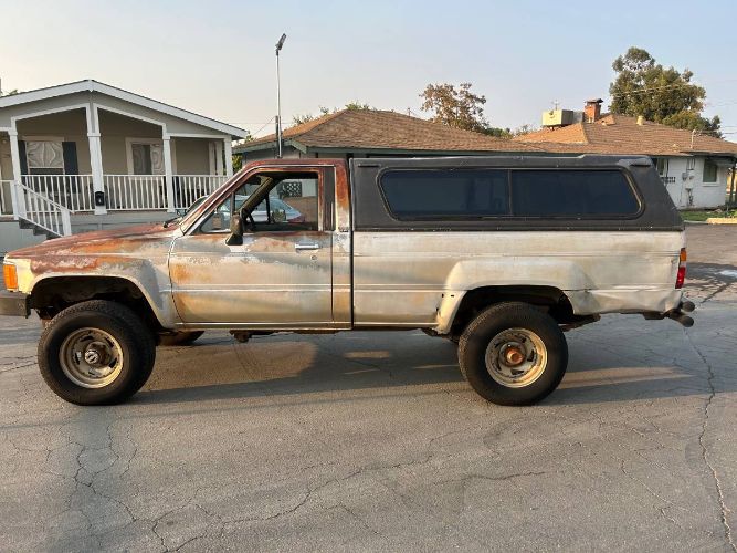 Toyota-Pickup-1988-2