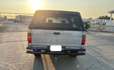 Toyota-Pickup-1988-4