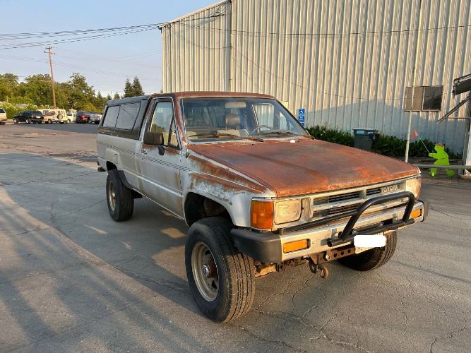 Toyota-Pickup-1988-5