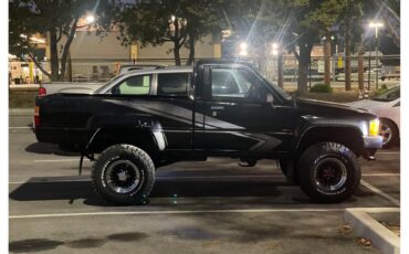 Toyota-Pickup-1988-Black-gray-11