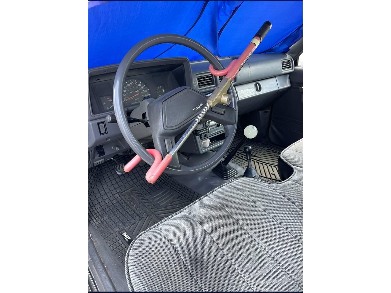 Toyota-Pickup-1988-Black-gray-13