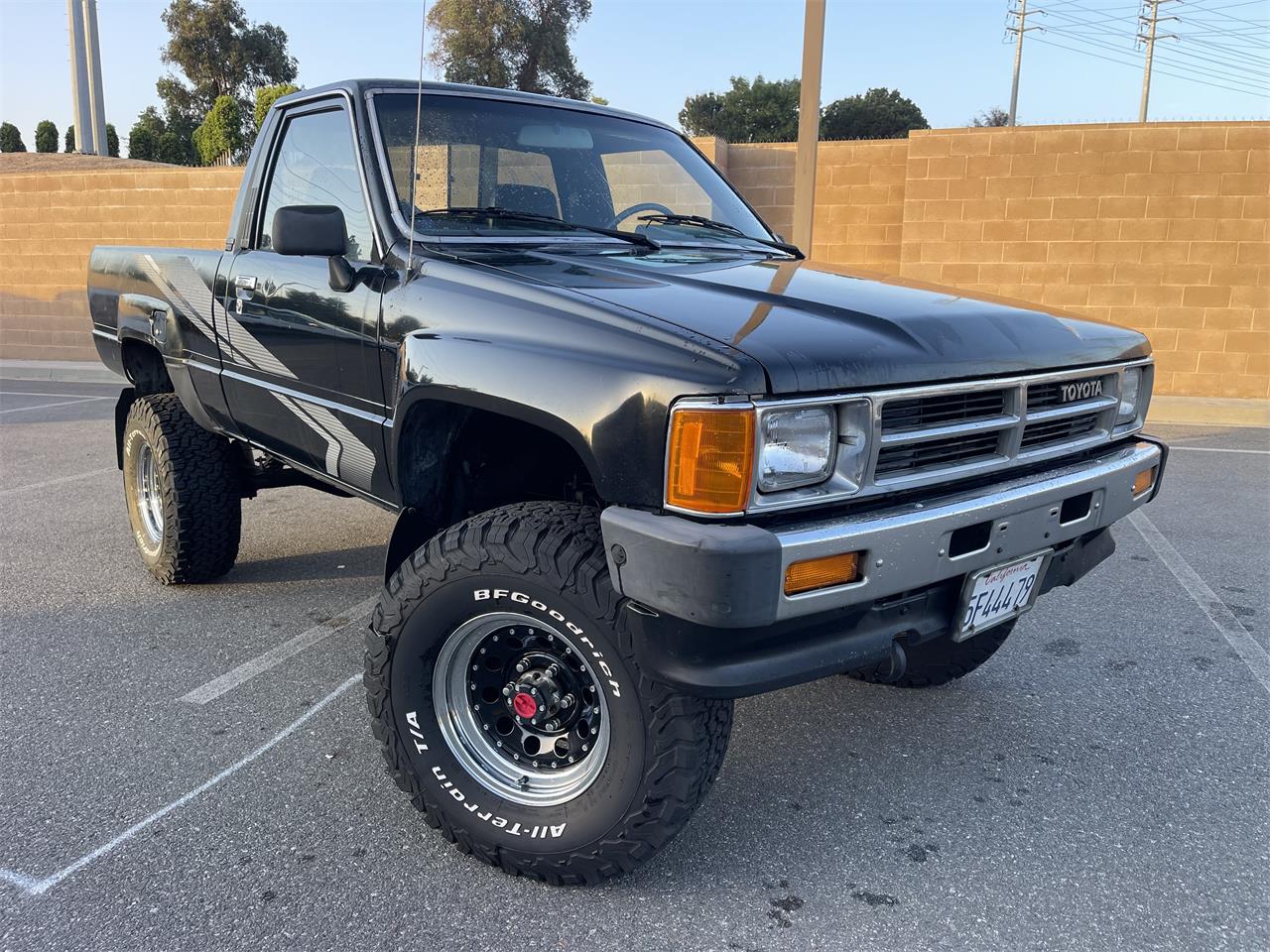 Toyota-Pickup-1988-Black-gray-15