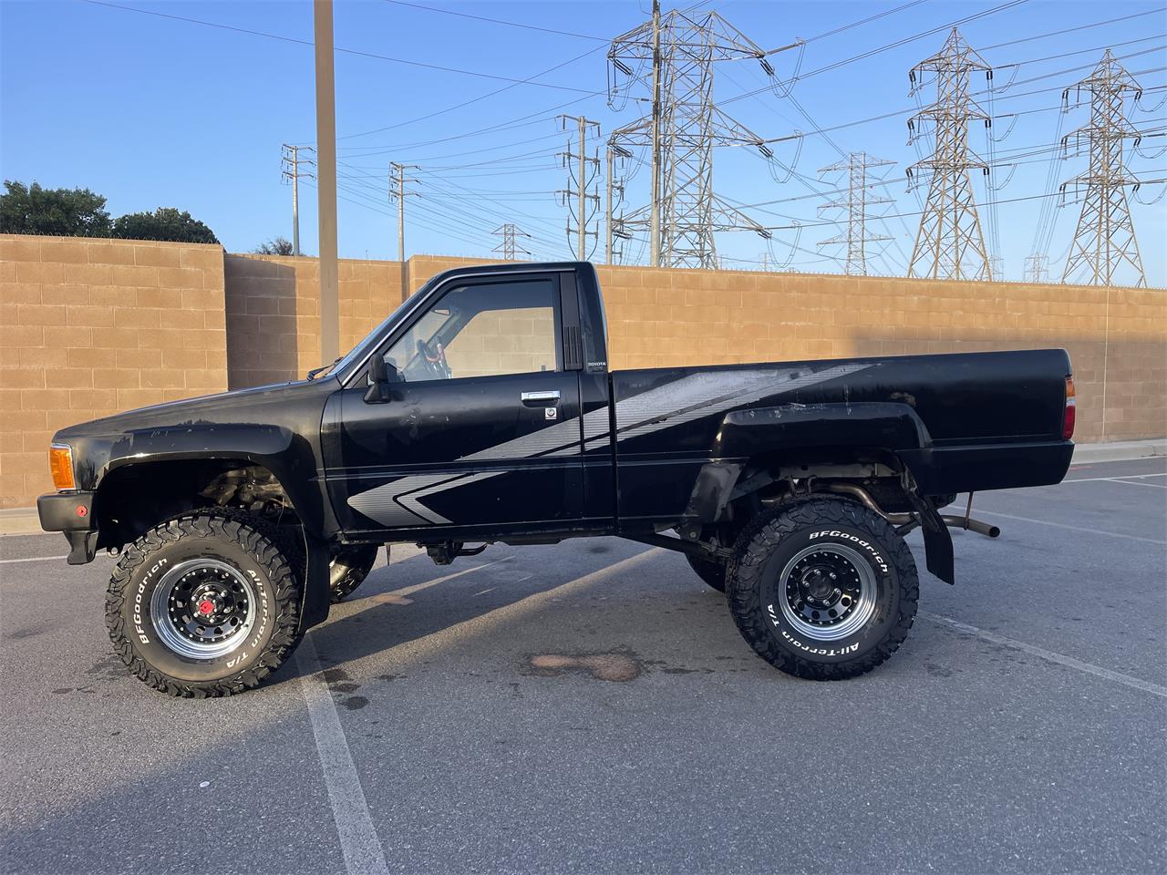 Toyota-Pickup-1988-Black-gray-16