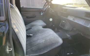 Toyota-Pickup-1988-Black-gray-4