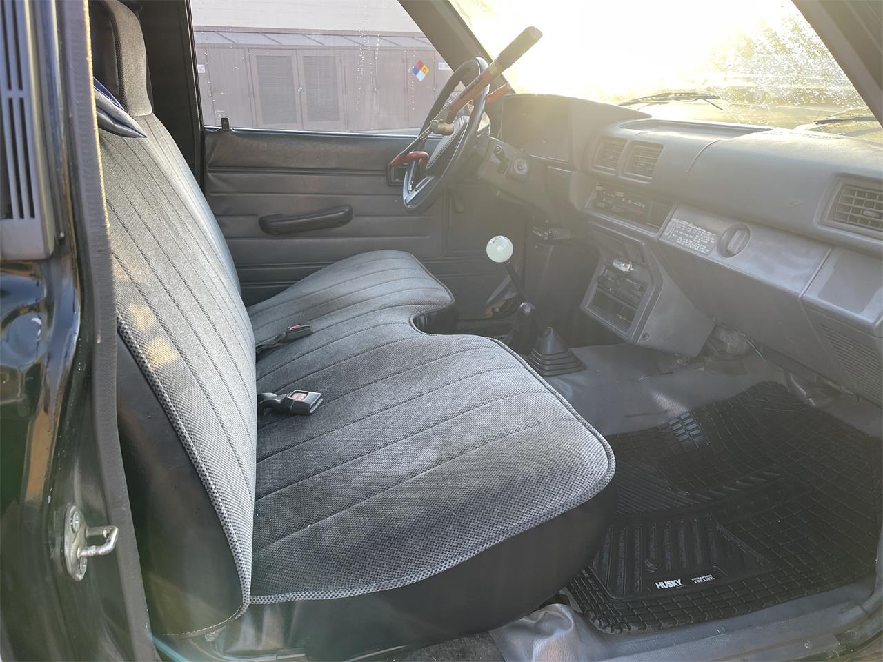 Toyota-Pickup-1988-Black-gray-4