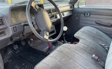 Toyota-Pickup-1988-Black-gray-6