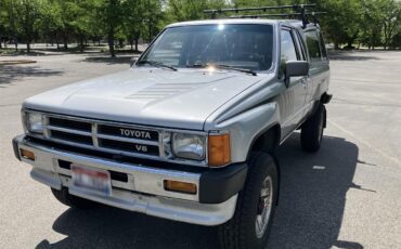 Toyota-Pickup-1988-Light-Gray-Gray-2