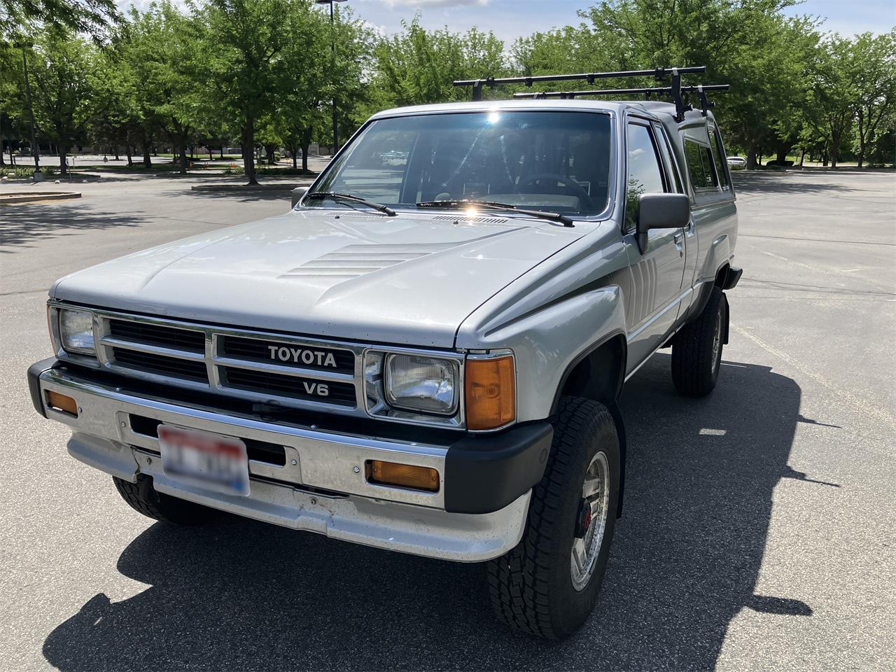 Toyota-Pickup-1988-Light-Gray-Gray-2